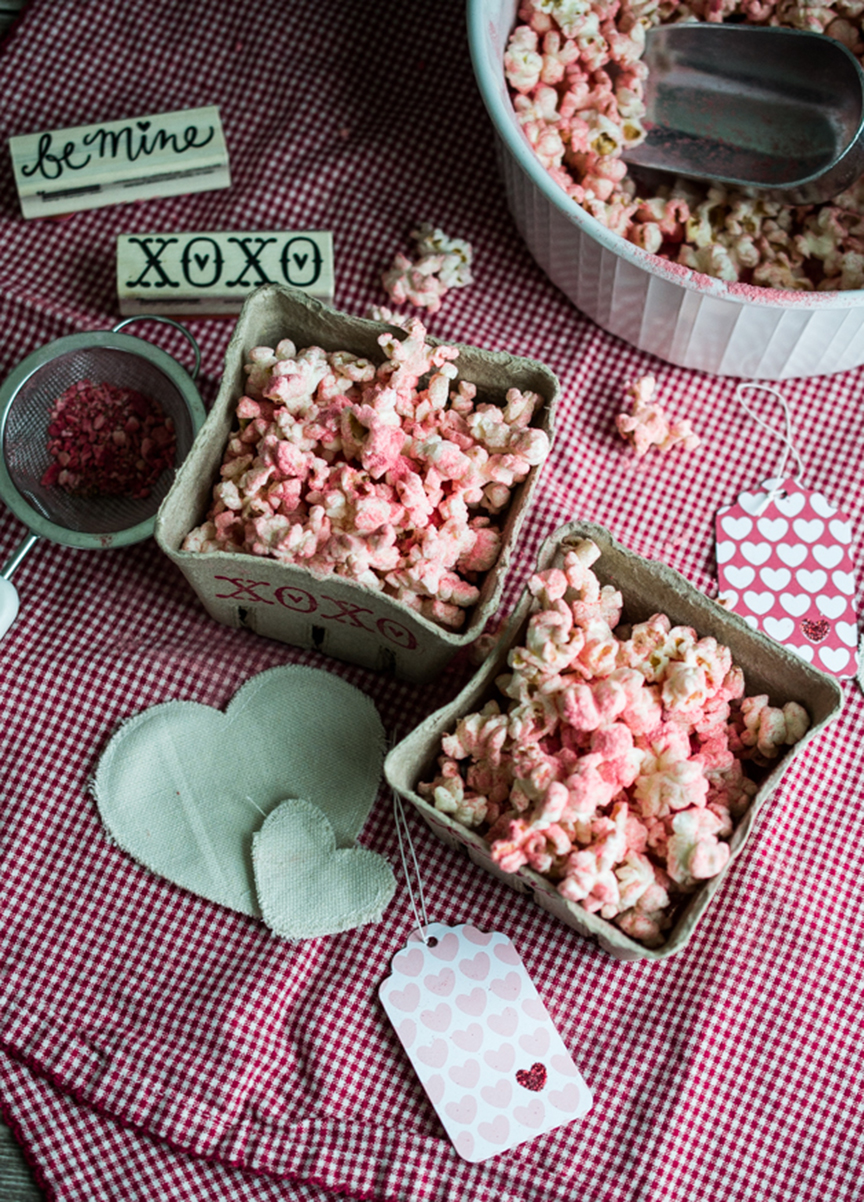 Homemade Popcorn with Strawberry Dust